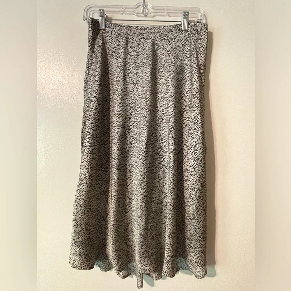 Sienna Sky White and Black Flecked Patterned  Slip Skirt Size Large